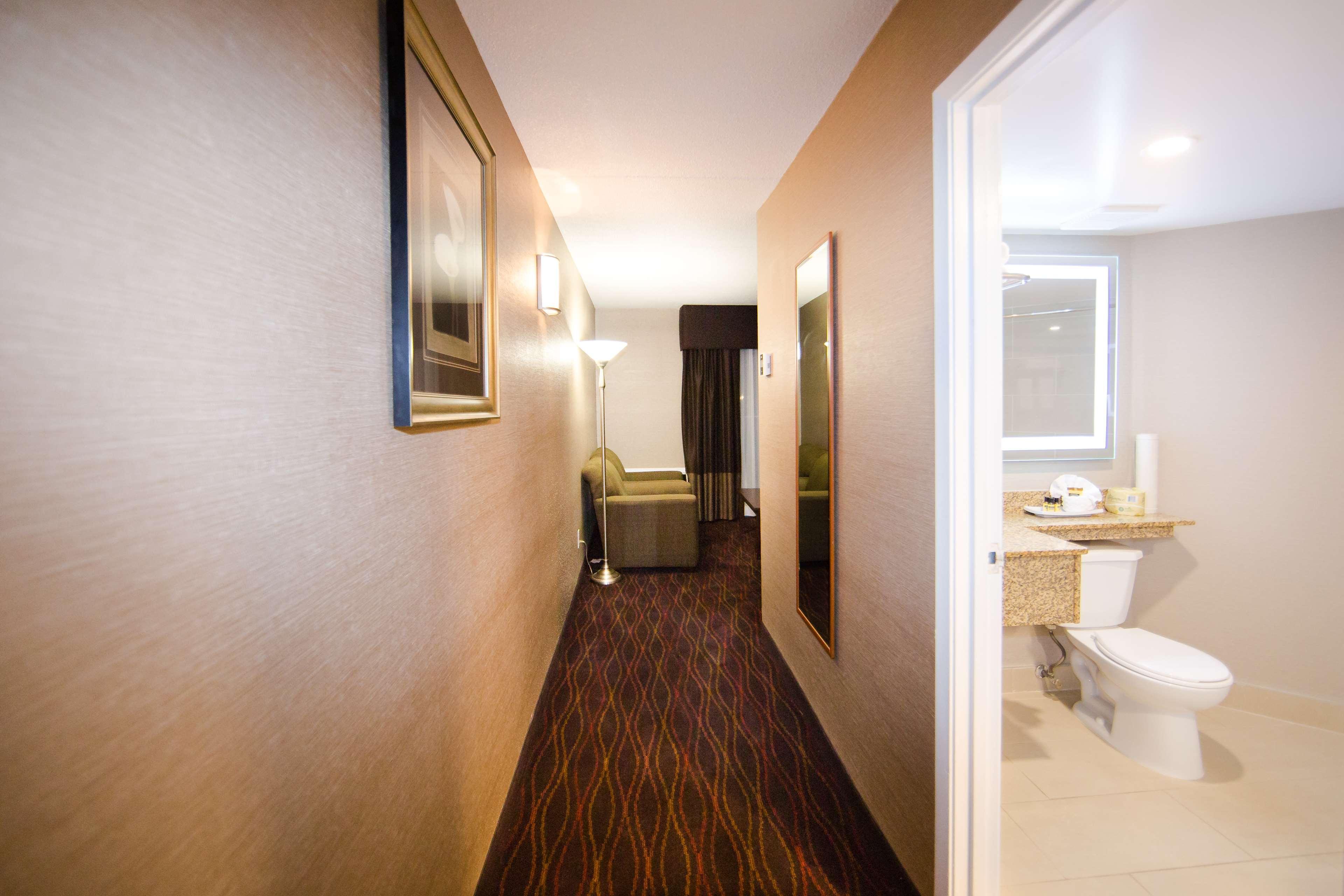 เบสต์ เวสเทิร์น พลัส ออทตาวา คาตานา โฮเต็ล แอนด์ คอนเฟอเรนซ์ เซ็นเตอร์ Hotel ออตตาวา ภายนอก รูปภาพ